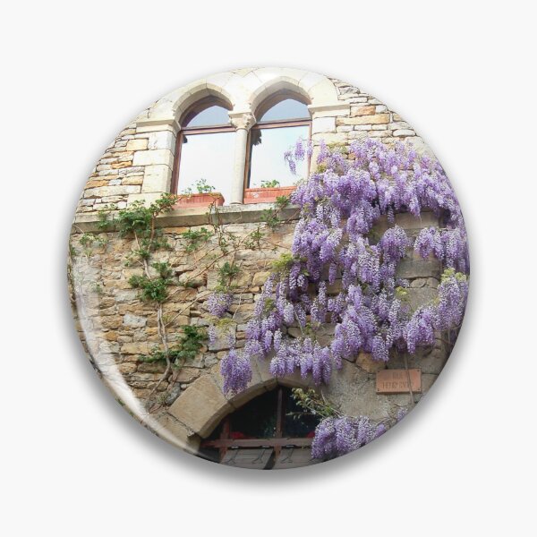 Artikelvorschau, Wisteria on the facades of houses in the Gers in France entworfen und verkauft von franck380.
