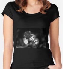 Flower macro Women's Fitted Scoop T-Shirt