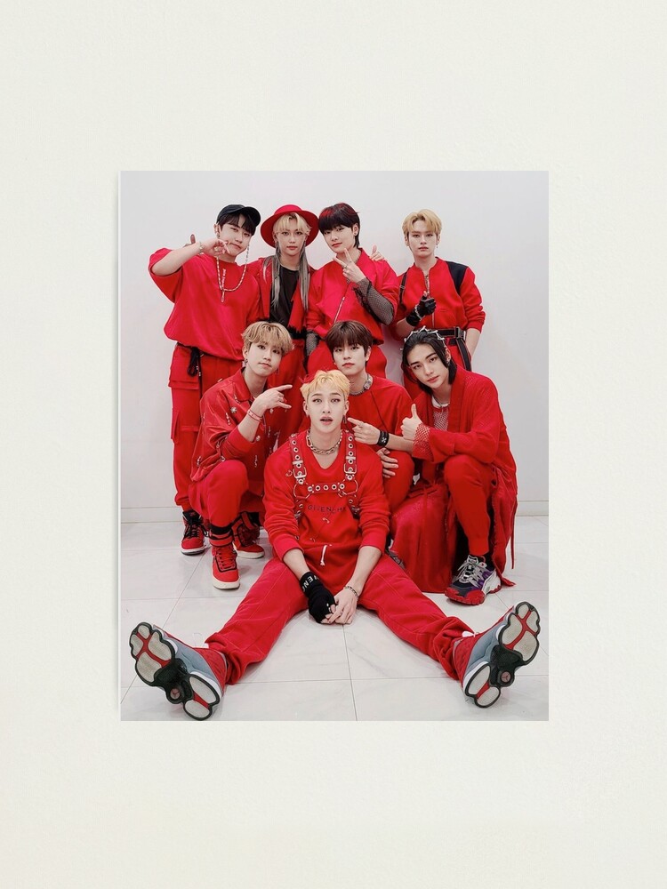 Red Thunderous Stray Kids ot8 Pink outfits cute concept chocolate