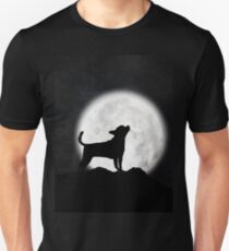 Chihuahua howling at the moon Unisex T-Shirt