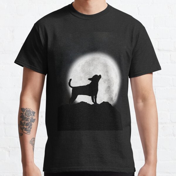 Chihuahua howling at the moon Classic T-Shirt