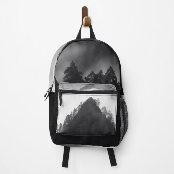 Aperçu de l'œuvre Volcano, Mountains, Trees, Fog, Indonesia, Nature, Landscape créée et vendue par Brewyart Creative Design.