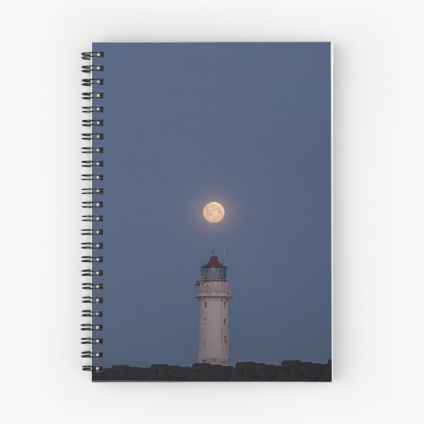 Artikelvorschau, Vollmond und Leuchtturm von New Brighton entworfen und verkauft von Paul Madden.
