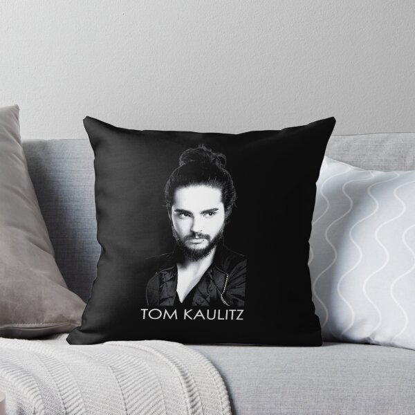 Vista previa del artículo con la obra «Tom Kaulitz Tokyo Hotel - diseño en blanco y negro», diseñado y vendido por Bleexdesign.
