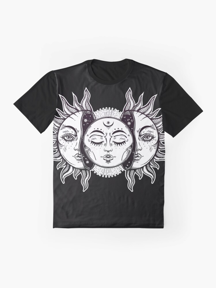 Imagen 4 de 5, Camiseta gráfica con la obra Eclipse solar retro de sol y luna retro, diseñada y vendida por MagneticMama.