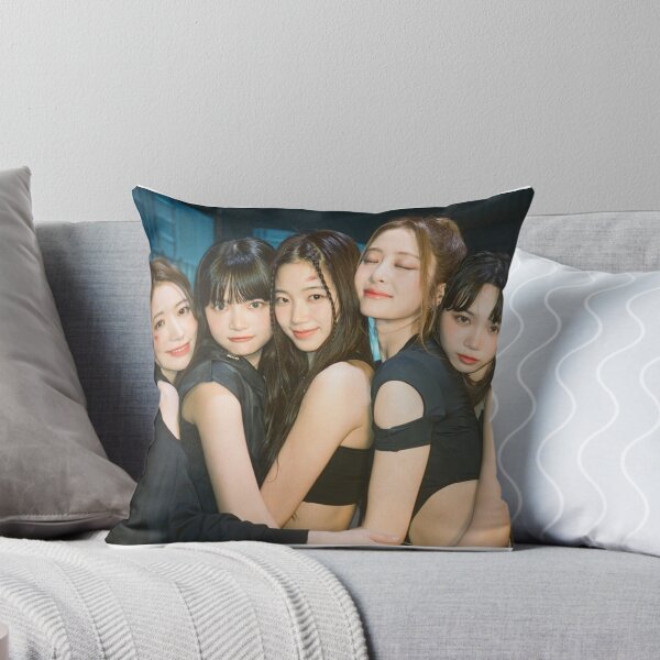 Item preview, LE SSERAFIM designed and sold by Vetem-Prints.