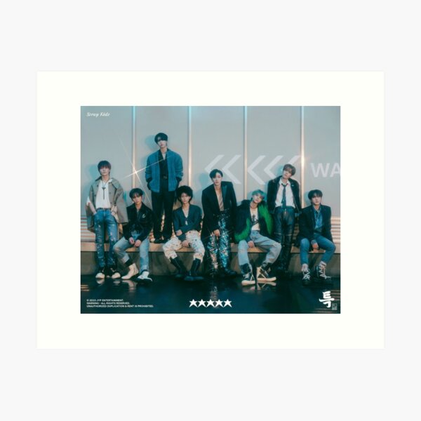 Vista previa del artículo con la obra «Stray Kids 5STAR SKZ 스트레이 키즈 3RACHA ot8 miembros cartel regreso concepto kpop boy group jyp», diseñado y vendido por Kpop-Noona.