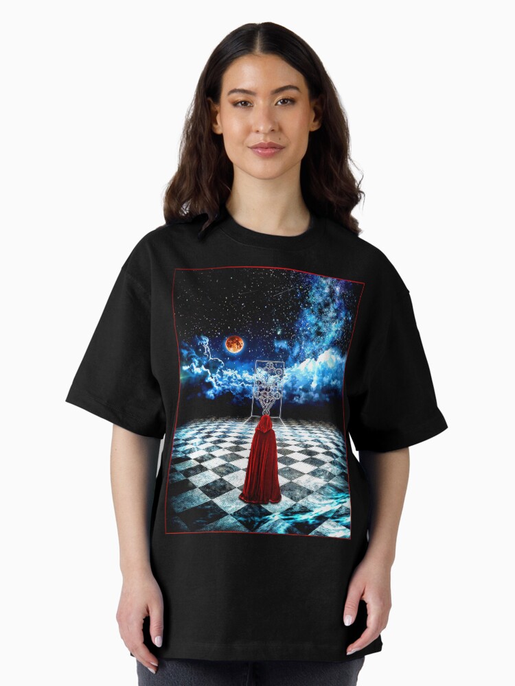 Imagen 1 de 7, Camiseta oversize con la obra Masonería y Ocultismo, diseñada y vendida por FotoLibreStudio.