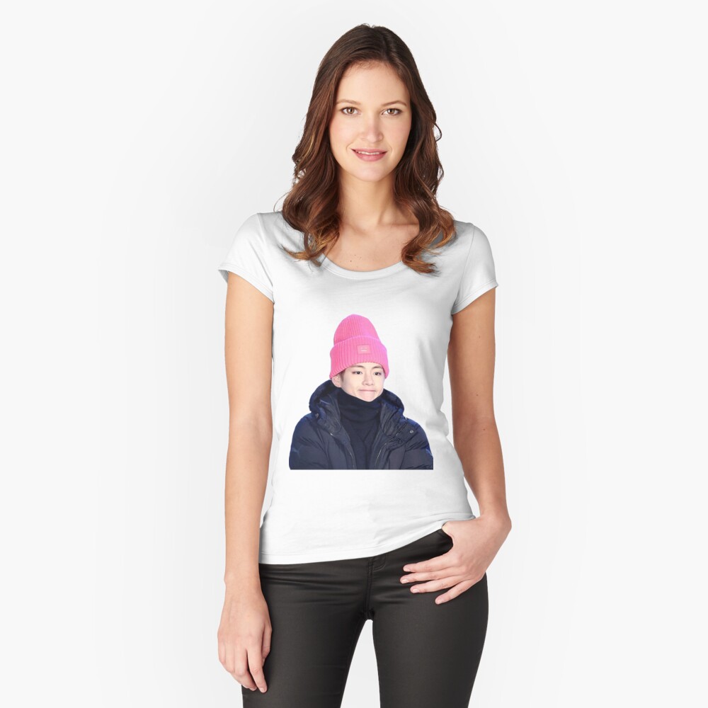 Artikel-Vorschau von Tailliertes Rundhals-Shirt, designt und verkauft von emilyyy2019.