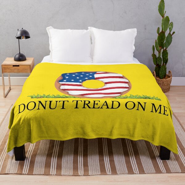 Item preview, Donut pisándome designed and sold by AlpacaSmokes.