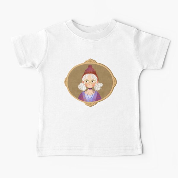 Niedliches botanisches Mädchen mit weißem Haar, das eine lila Strickjacke und eine Wollmütze trägt Baby T-Shirt