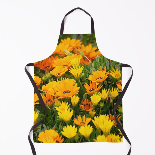 Artikelvorschau, Kräftiges und schönes leuchtendes Orange & gelbe Blumen entworfen und verkauft von Liza Clements Photographic.
