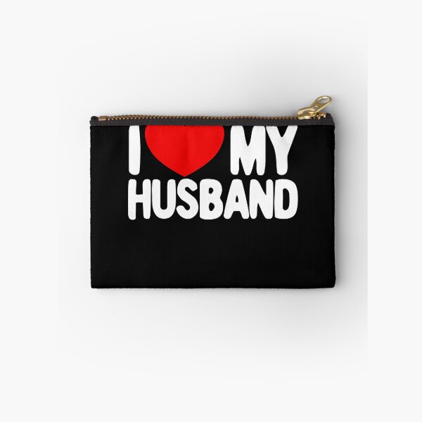 Aperçu de l'œuvre I Love My Husband Red Heart Wife Gift I Love My Husband Gear créée et vendue par DynamicDesign.