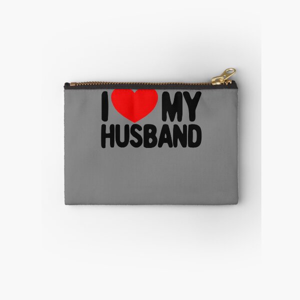 Aperçu de l'œuvre I Love My Husband Red Heart Wife Gift I Love My Husband Gear créée et vendue par DynamicDesign.