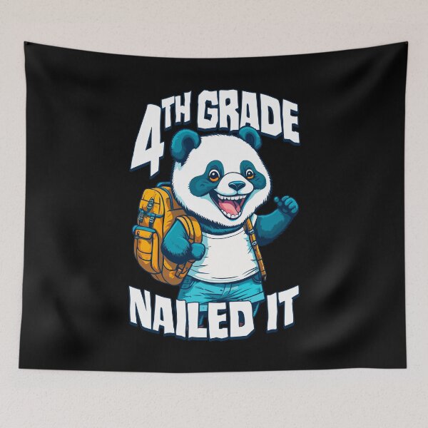 Artikelvorschau, Die 4. Klasse hat es geschafft. Lustiger glücklicher Panda-Jungen-Abschluss entworfen und verkauft von GrandeDuc.