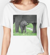 Baby African Elephant with mother Women's Relaxed Fit T-Shirt