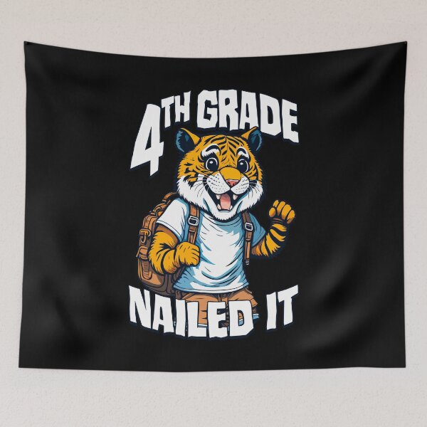 Artikelvorschau, Die 4. Klasse hat es geschafft. Lustiger, glücklicher Tiger-Jungen-Abschluss entworfen und verkauft von GrandeDuc.