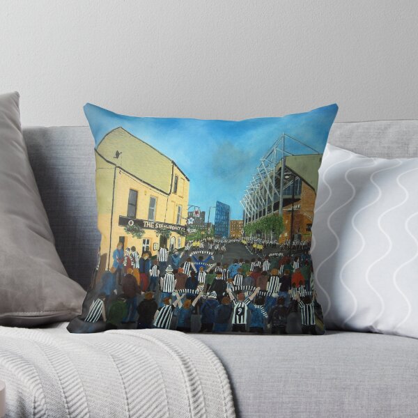 Toon Army, Newcastle United Throw Pillow