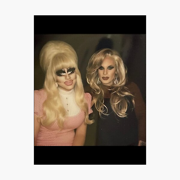 Aperçu de l'œuvre Trixie et Katya créée et vendue par NumbersMenjivar.