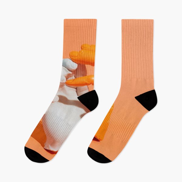 Aperçu de l'œuvre orange hands créée et vendue par miraclemeows.