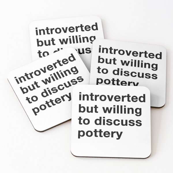 Artikelvorschau, introvertiert, aber bereit, in schwarzer Schrift über Keramik zu diskutieren entworfen und verkauft von ceramicshirts.