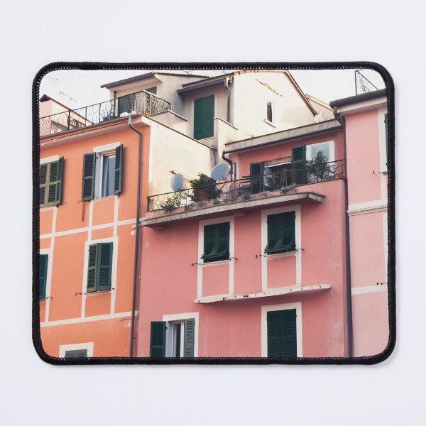 Aperçu de l'œuvre Maisons italiennes rose pastel créée et vendue par Fragpop.