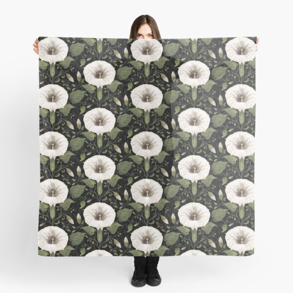 Aperçu de l'œuvre Dreamy Moonflower sur noir créée et vendue par Silver Steer Design.