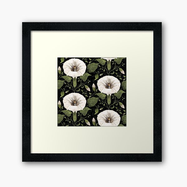 Aperçu de l'œuvre Dreamy Moonflower sur noir créée et vendue par Silver Steer Design.