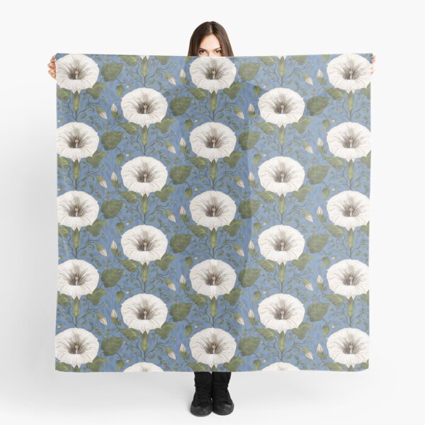 Aperçu de l'œuvre Dreamy Moonflower sur bleu créée et vendue par Silver Steer Design.