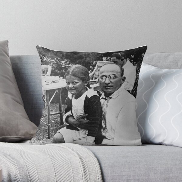 Лаврентий Берия с дочерью Сталина Светланой - Lavrenty Beria with Stalin&#39;s daughter Svetlana Throw Pillow