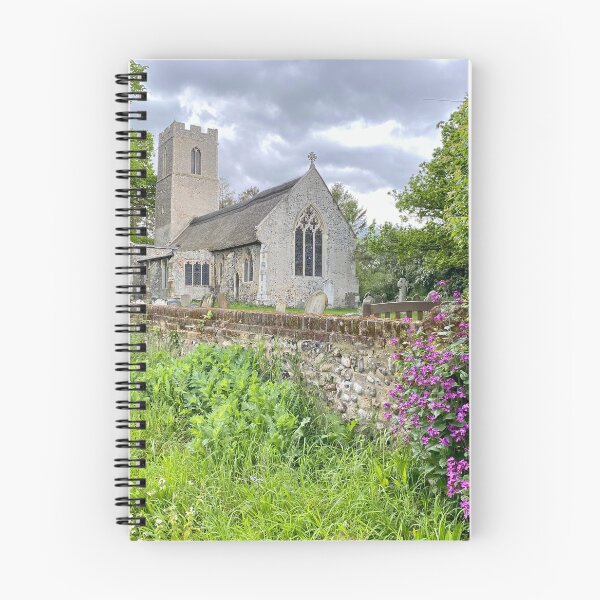 Artikelvorschau, St. Michaels strohgedeckte Kirche in Irstead, Norfolk im Frühling entworfen und verkauft von CarthyArt.