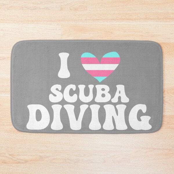 Aperçu de l'œuvre I Heart Scuba: Trans Pride (White) créée et vendue par Zia Frazier.
