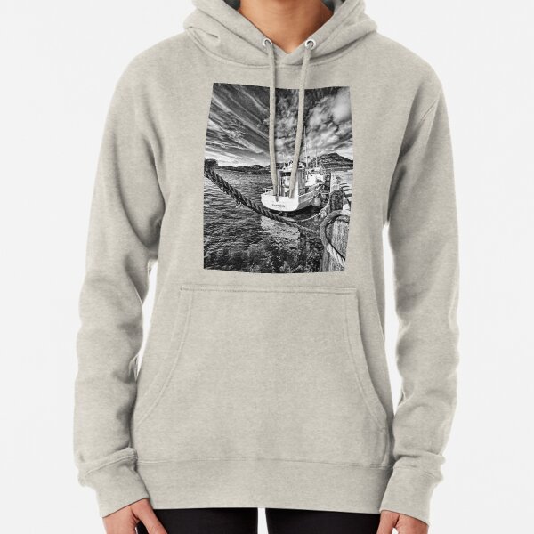 ANTRINA. Pullover Hoodie