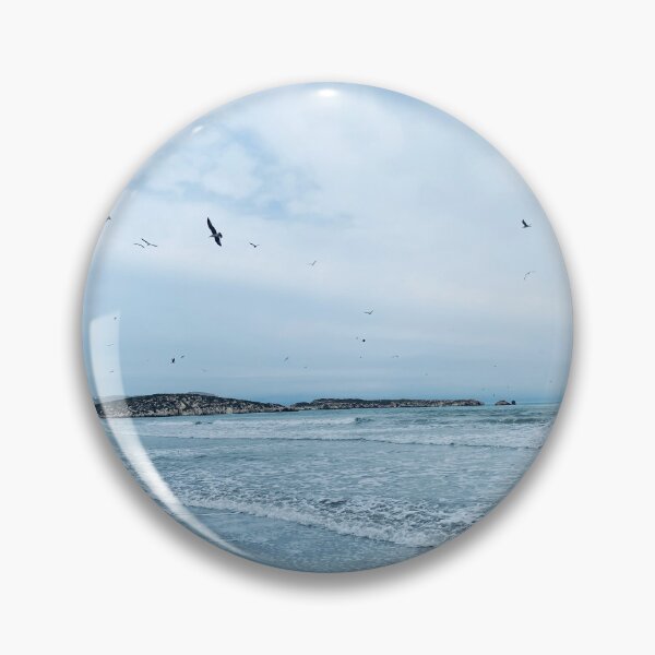 Artikelvorschau, Seagull flying above the beach entworfen und verkauft von Donutlovers.