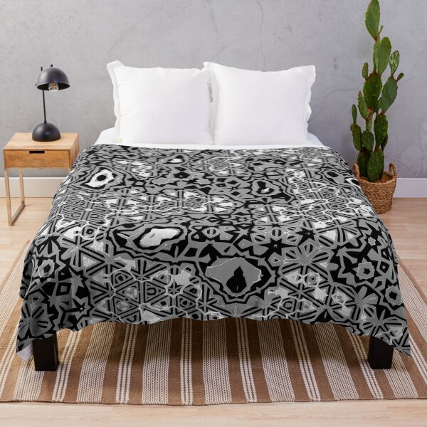 Artikelvorschau, Abstract Lattice Flower and Stars Pattern in Black Grey and White entworfen und verkauft von Trevor Hirst.