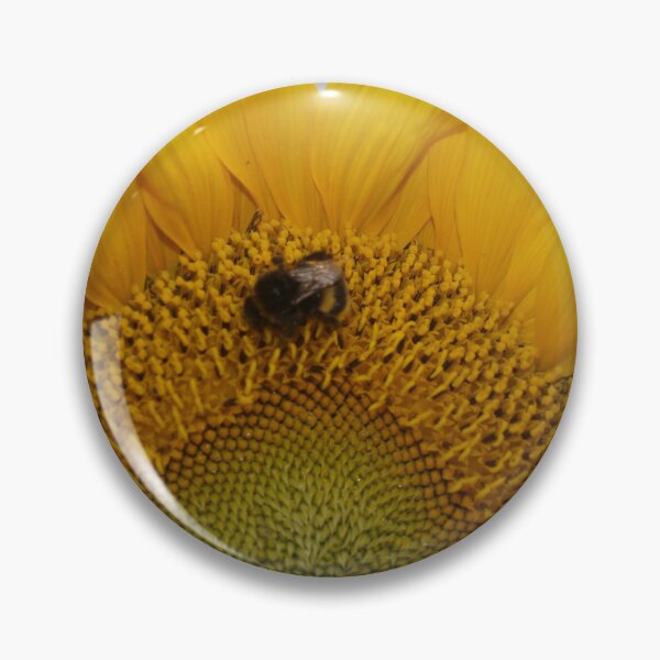 Artikelvorschau, Biene auf einer Sonnenblume entworfen und verkauft von asenna67.
