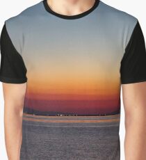 Romantischer Sonnenuntergang Graphic T-Shirt