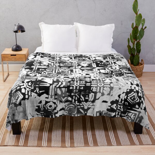Artikelvorschau, Lattice Kaleidoscope Floral Seamless Pattern in Black and White entworfen und verkauft von Trevor Hirst.