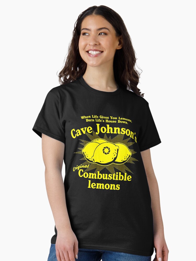 Aperçu 2 sur 7. T-shirt classique avec l'œuvre Citrons combustibles de Cave Johnson créée et vendue par Isabelmurray98.