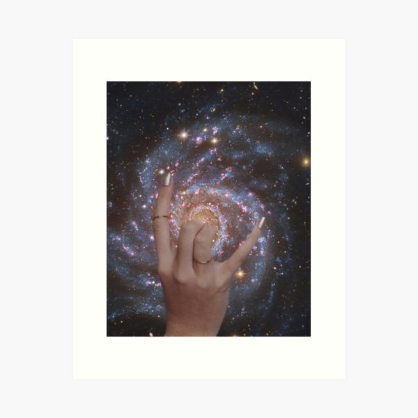 Vista previa del artículo con la obra «Tocando la galaxia», diseñado y vendido por DreamCollagee.