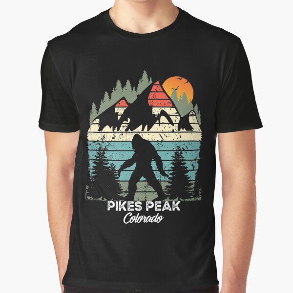 Vista previa del artículo con la obra «Vintage Pikes Peak Colorado Parque Nacional Retro 80_s Premium», diseñado y vendido por EliotPoirier.