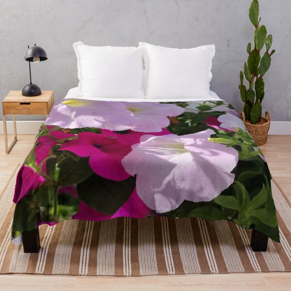 Aperçu de l'œuvre Fleurs roses claires et foncées créée et vendue par Mothe3rd.