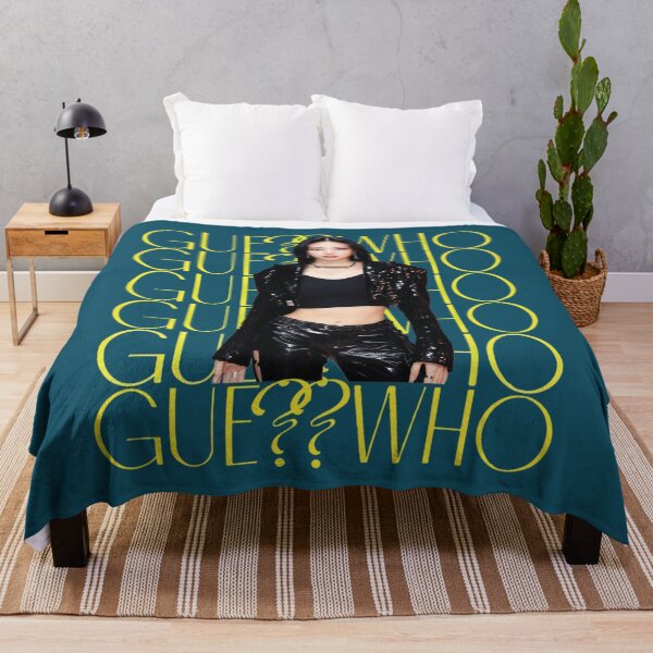 Artikelvorschau, ITZY GUESS WHO TYPOGRAPHIE-DESIGN YUNA entworfen und verkauft von qldeyphds24.