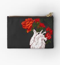 Zeichnen Menschliches Herz mit Blumen Studio Clutch
