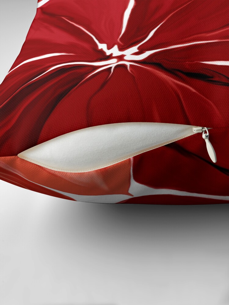 Aperçu 2 sur 4. Coussin avec l'œuvre Grandes fleurs rouges créée et vendue par beamorello.