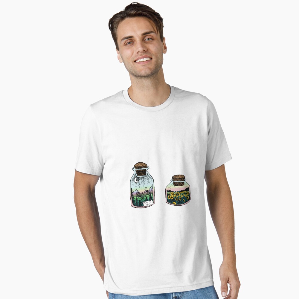Vista previa del artículo con la obra «Camiseta esencial», diseñado y vendido por laurasrose.