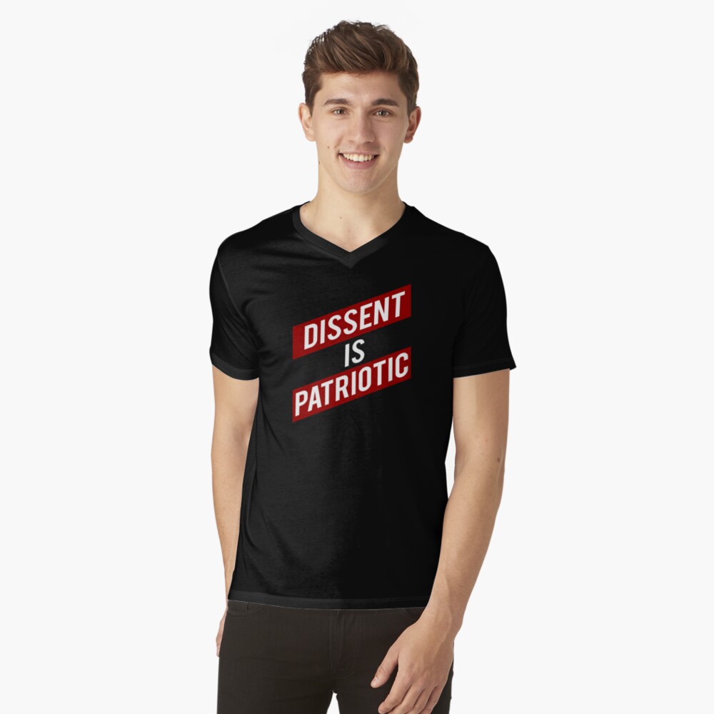 Vista previa del artículo con la obra «Camiseta de cuello en V», diseñado y vendido por starkle.