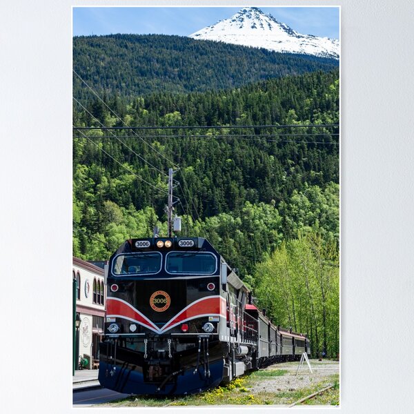 Aperçu de l'œuvre White Pass Train à Skagway avec un paysage de montagne créée et vendue par dankomarcha.