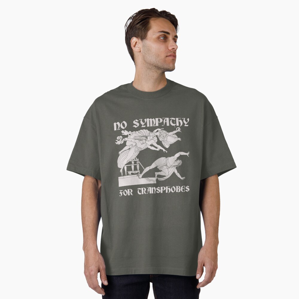 Aperçu de l'œuvre T-shirt oversize créée et vendue par OliviaMutante.