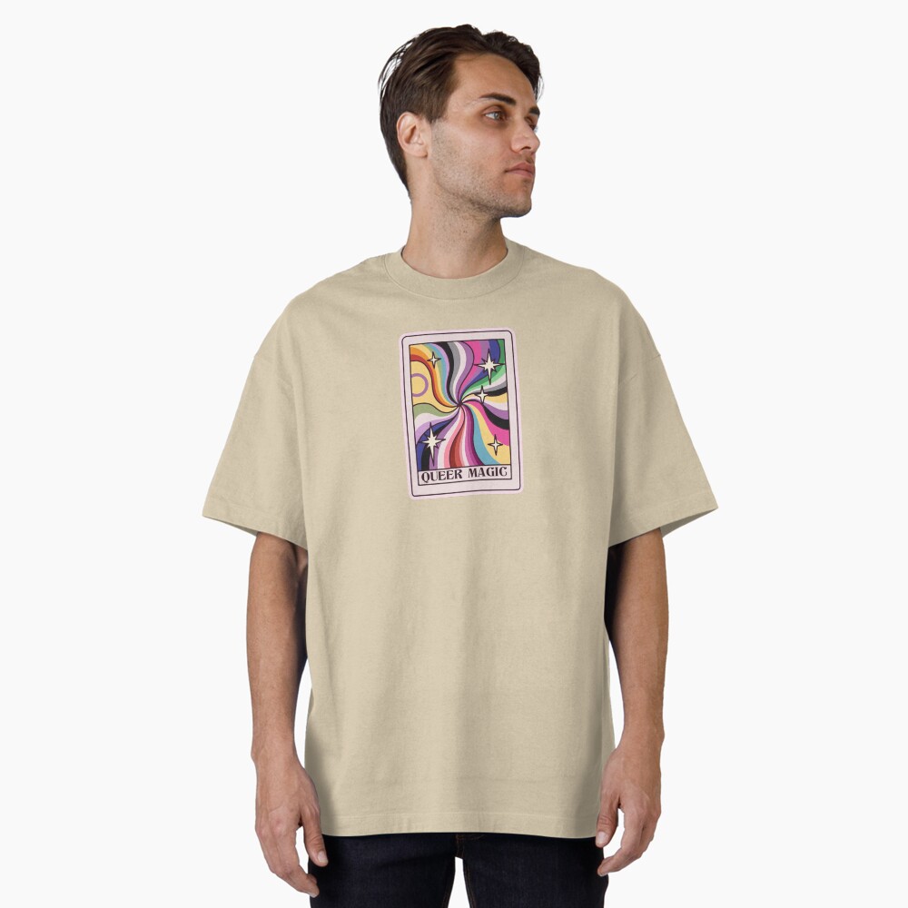 Aperçu de l'œuvre T-shirt oversize créée et vendue par nevhada.